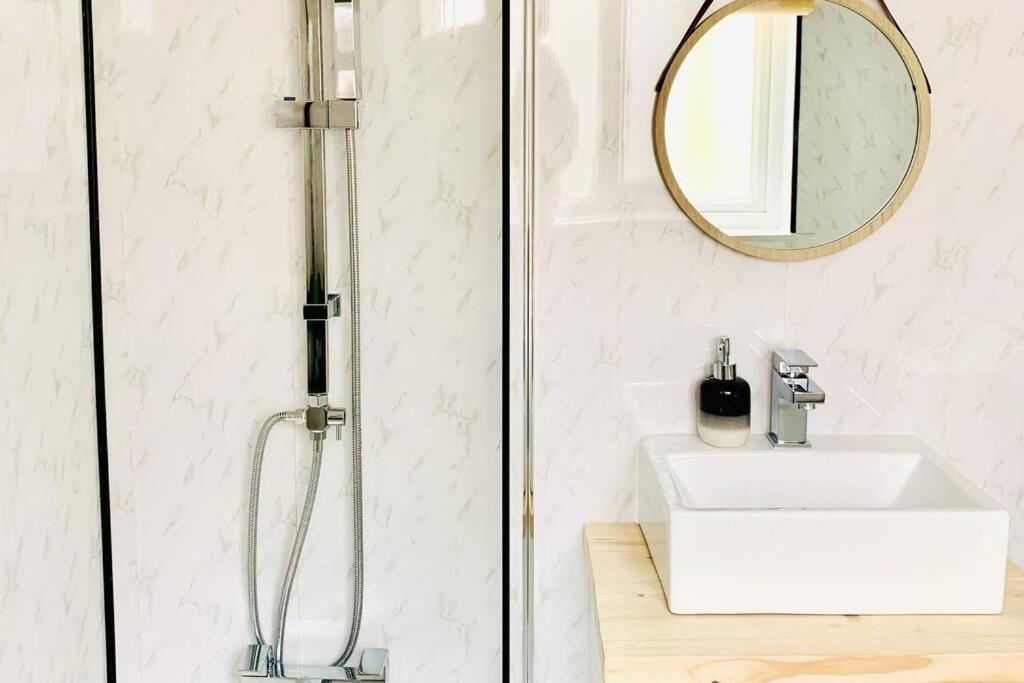The Nook - A Stylish Apartment With Garden, Near The Beach Berwick Upon Tweed Exteriör bild